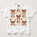Gingerbread Santa Bow Christmas on white short sleeve tee